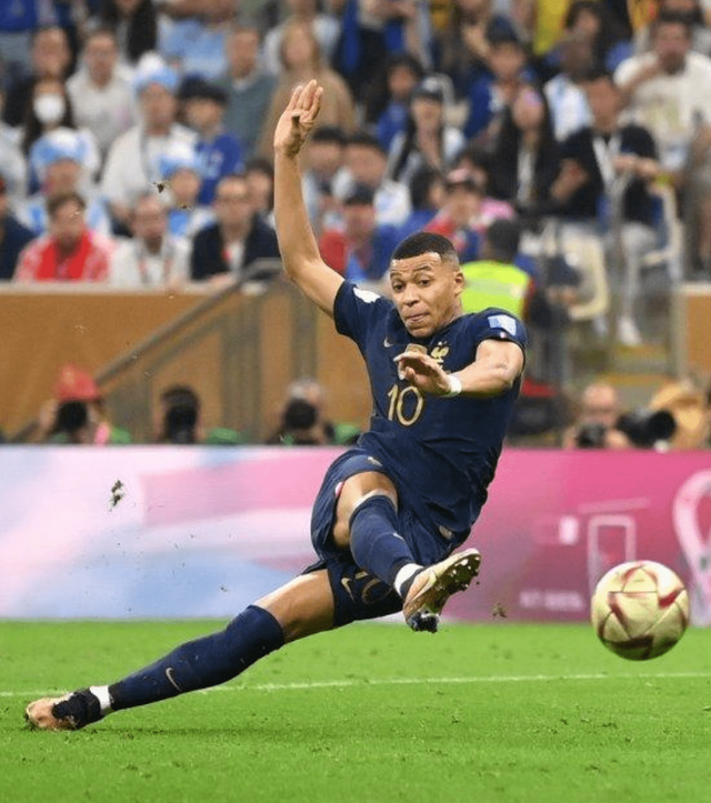 开云体育姆巴佩遭遇三持续失利，澳大利亚队教练压力巨大！