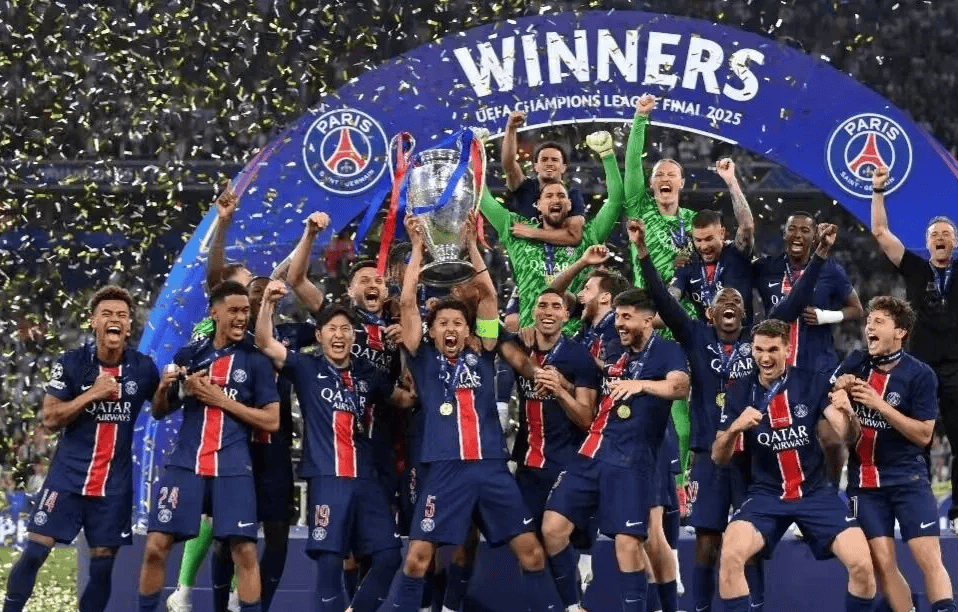 Kaiyun体育平台包含风云突变！法兰克福国际比赛日单刀错失；德甲版图或变；引发热议；医务组通报恢复的词条